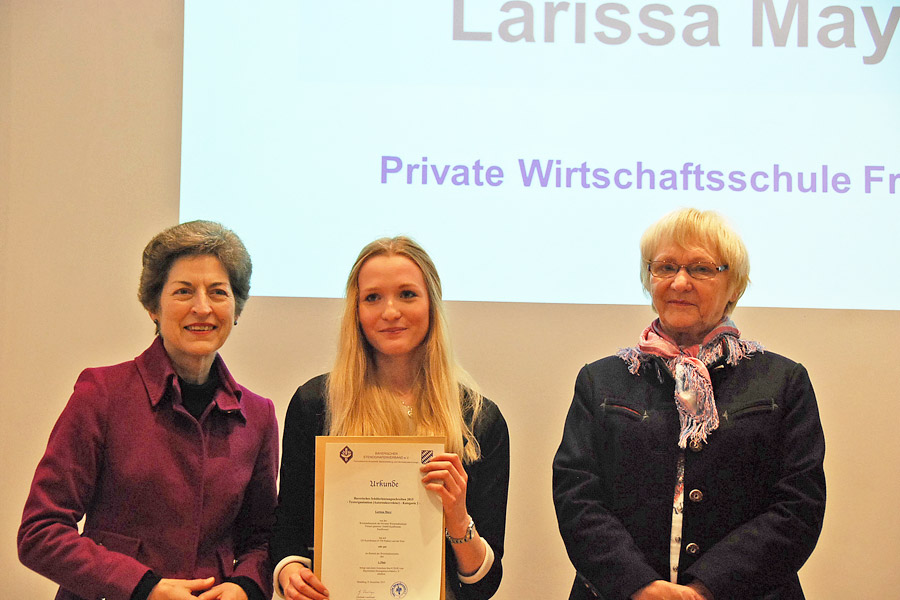Ministerialdirig. Ohrnberger, Larissa, Vorsitzende G. Lanzinger (v. l.)